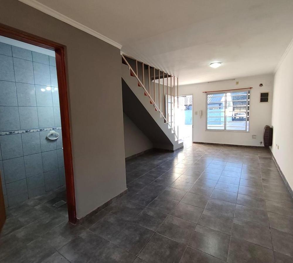 Foto de ALQUILER DUPLEX LOS ROBLES Y LELOIR GENERAL RODRIGUEZ, imagen 5