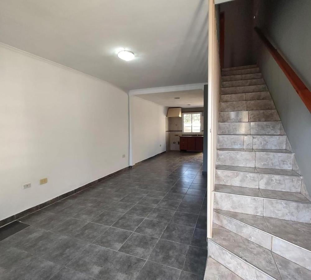 Foto de ALQUILER DUPLEX LOS ROBLES Y LELOIR GENERAL RODRIGUEZ, imagen 3