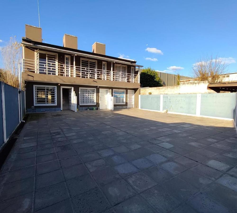 Foto de ALQUILER DUPLEX LOS ROBLES Y LELOIR GENERAL RODRIGUEZ, imagen 2