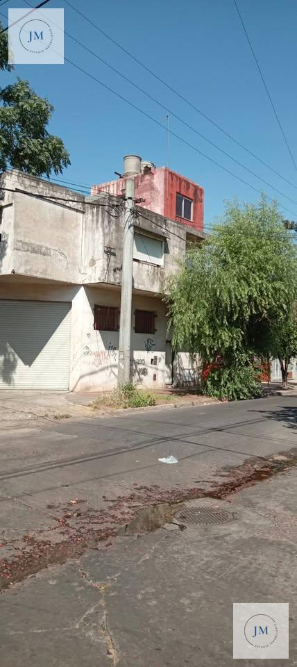 Foto de Local + 2 Departamentos de 3 amb, imagen 2