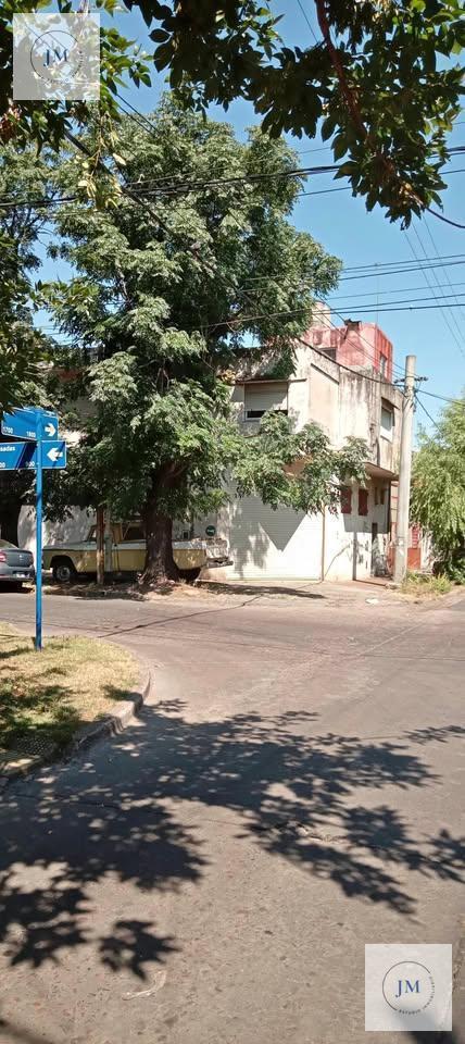 Foto de Local + 2 Departamentos de 3 amb, imagen 1