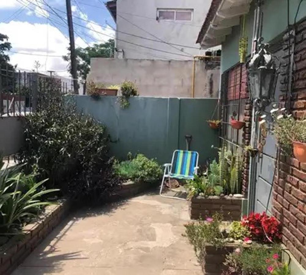 Foto de Venta de Casa en Hurlingham + Departamento al fondo, imagen 1