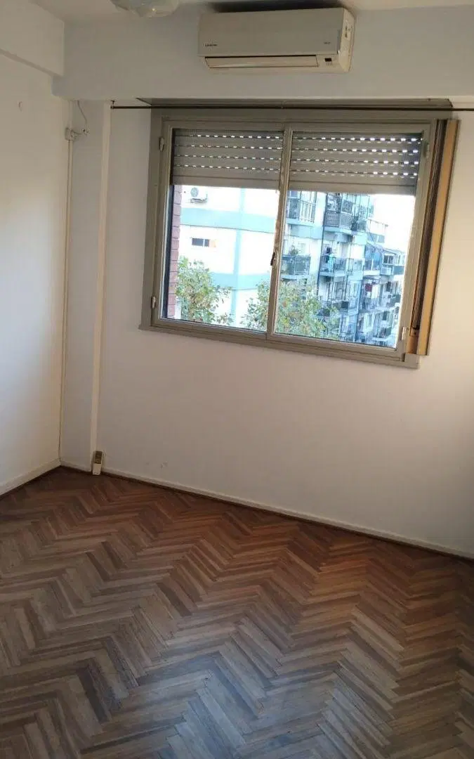 Av. Belgrano al 2600 y Misiones 56 mts2 ALTO piso 9 VISTA ABIERTA, LUz Y SOL con balcon al frente 5