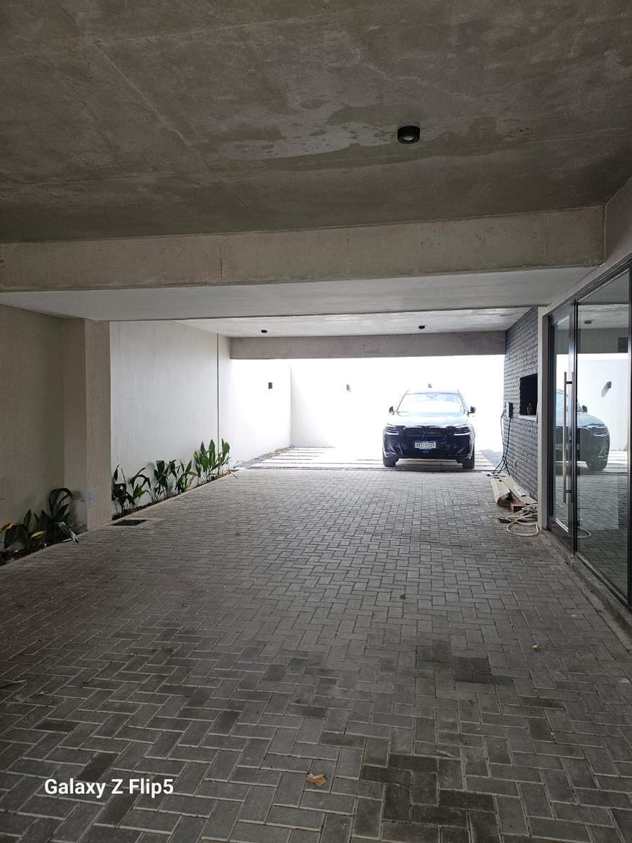 Venta Departamento Vicente Lopez Piso de 102 metros de 3 ambientes suite y con amplio balcon