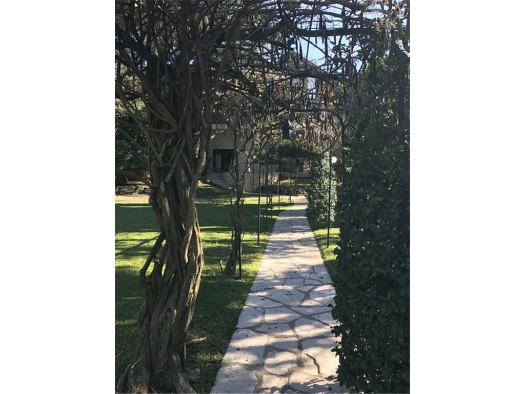 Terreno Venta Olivos Bajo Vias a Libertador de 2035 m de Terreno en Exclusiva Zona 3