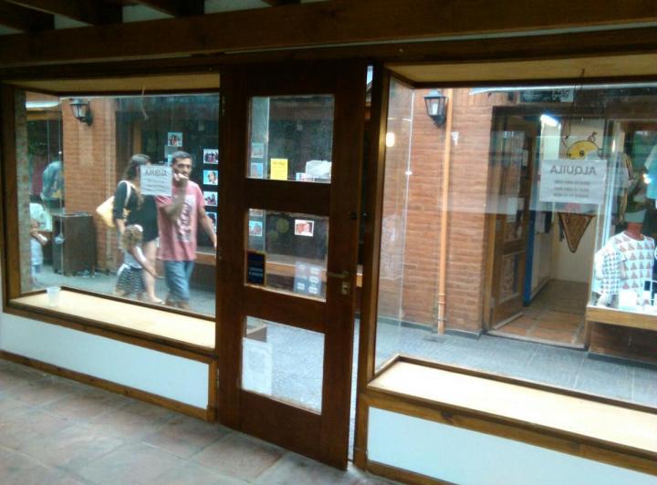 Local y oficina 18mts en galería  - Miramar Oportunidad Financiación directa!! 2