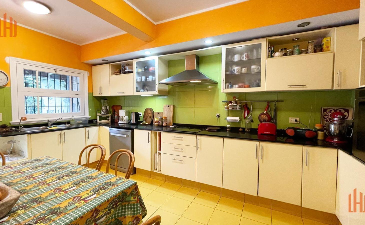 Foto de VENTA!!! La Lucila-Vias/Maipu Casa 6amb Jardín y piscina.-, imagen 4