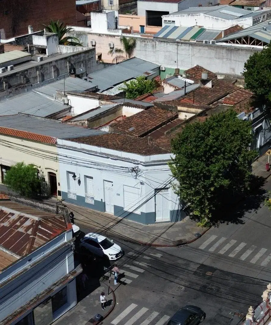ALQUILER CASA ESQUINA PARA EMPRENDIMIENTO COMERCIAL EN SALTA 2