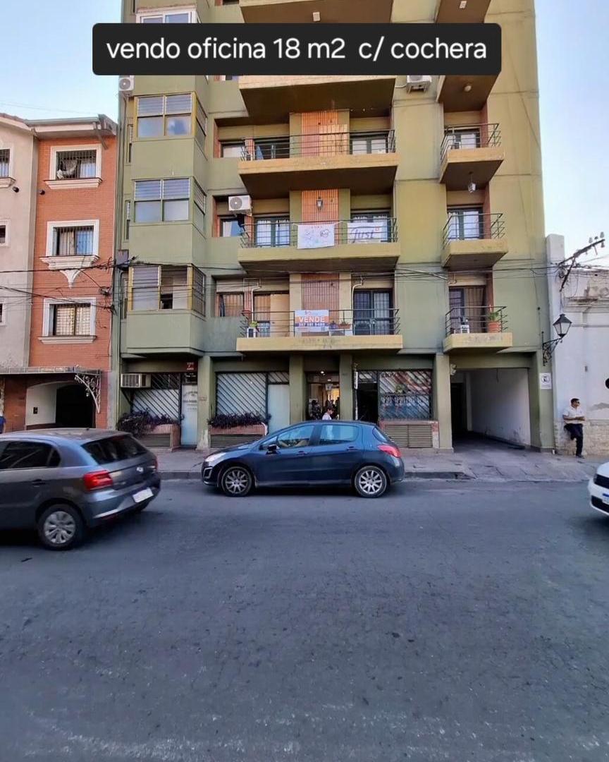 Oficina en Planta Baja con cochera. Centro Salta