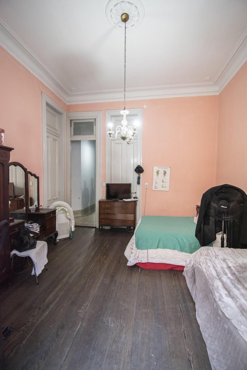Amplio Departamento de 7 Ambientes con Balcón en El Corazón de San Telmo 5