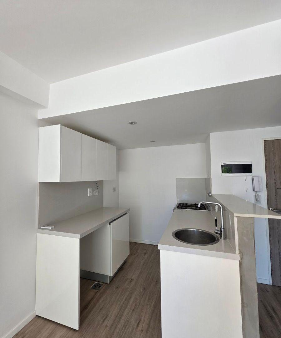 Foto de En venta 3 ambientes con balcón al frente y cochera - Belgrano chico, imagen 1