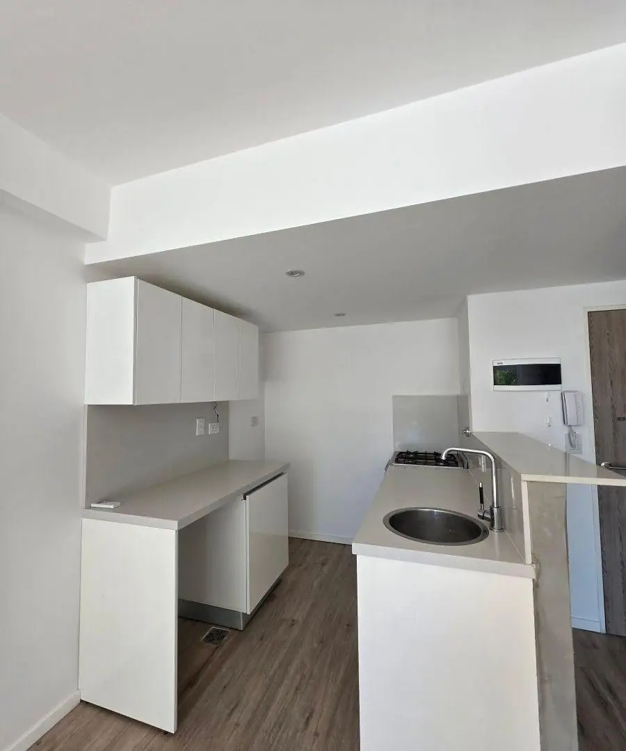 En venta 3 ambientes con balcón al frente y cochera - Belgrano chico 1