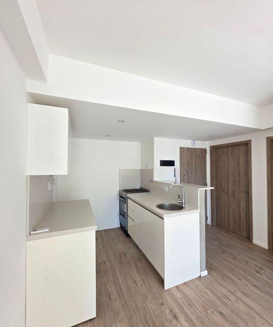 En venta 3 ambientes con balcón al frente y cochera - Belgrano chico
