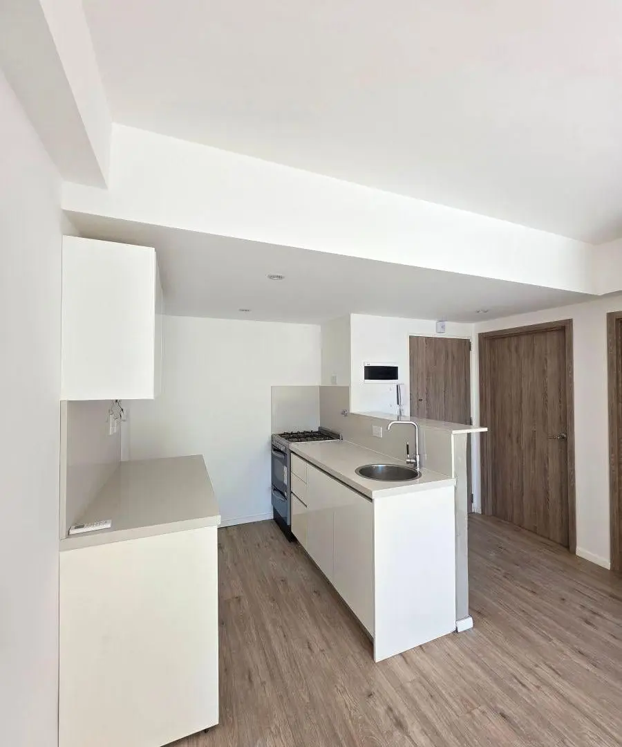 En venta 3 ambientes con balcón al frente y cochera - Belgrano chico 2