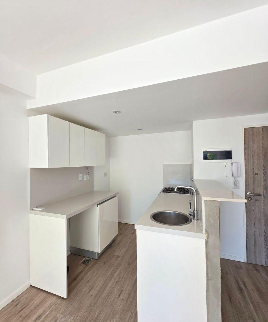 Foto de En venta 3 ambientes con balcón al frente y cochera - Belgrano chico, imagen 3
