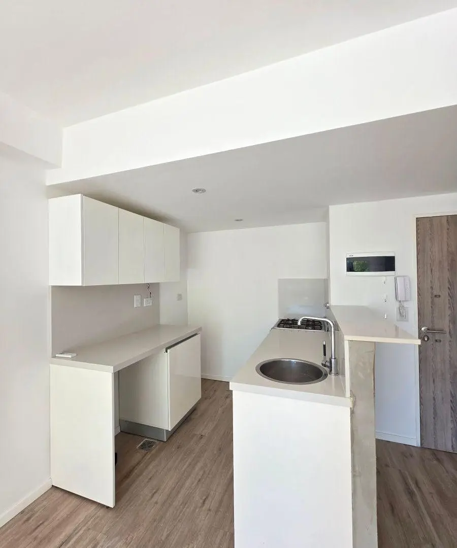 En venta 3 ambientes con balcón al frente y cochera - Belgrano chico 3