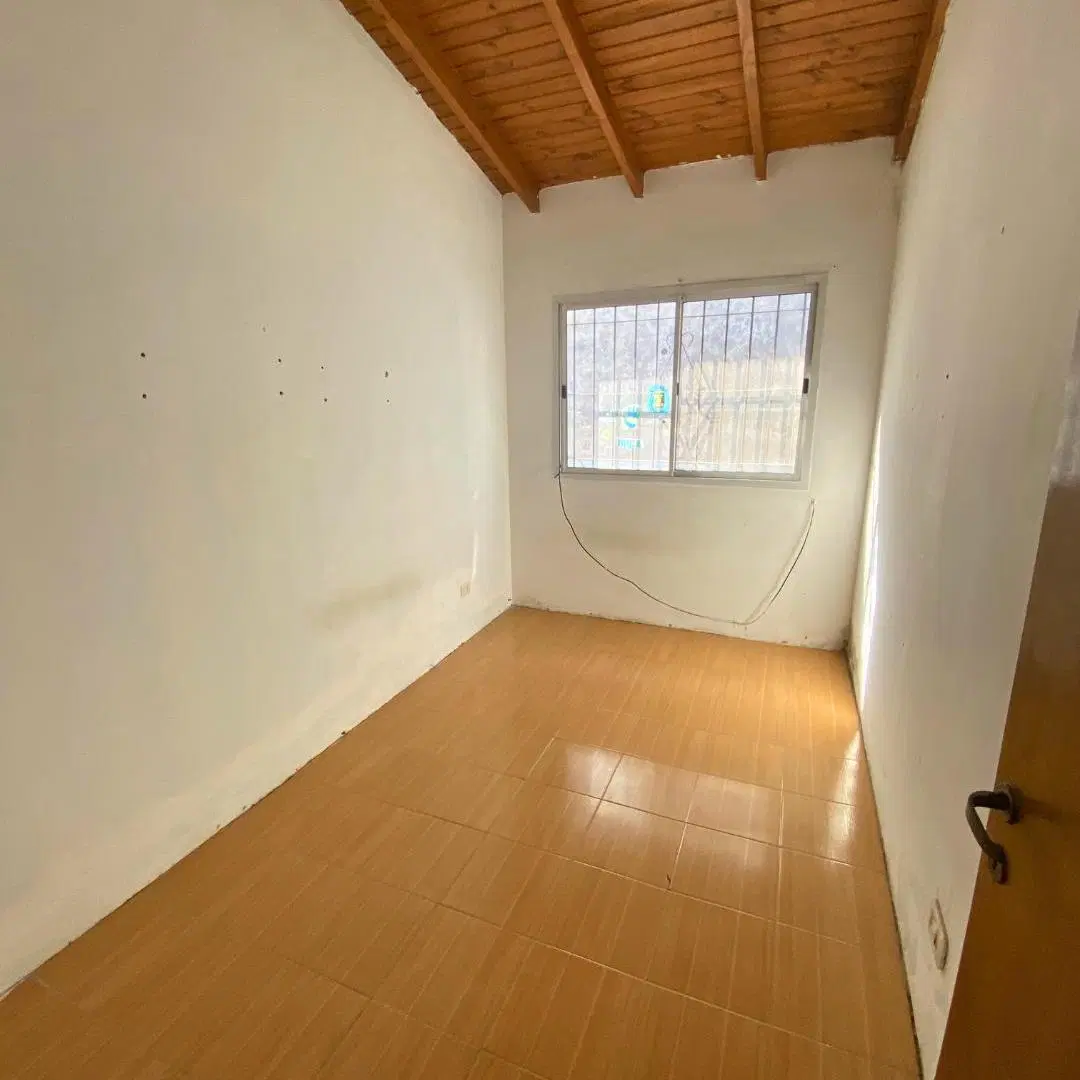 PH en venta en Villa Luro · 5 ambientes, 4 dormitorios · patio y terraza · 2 plantas 8