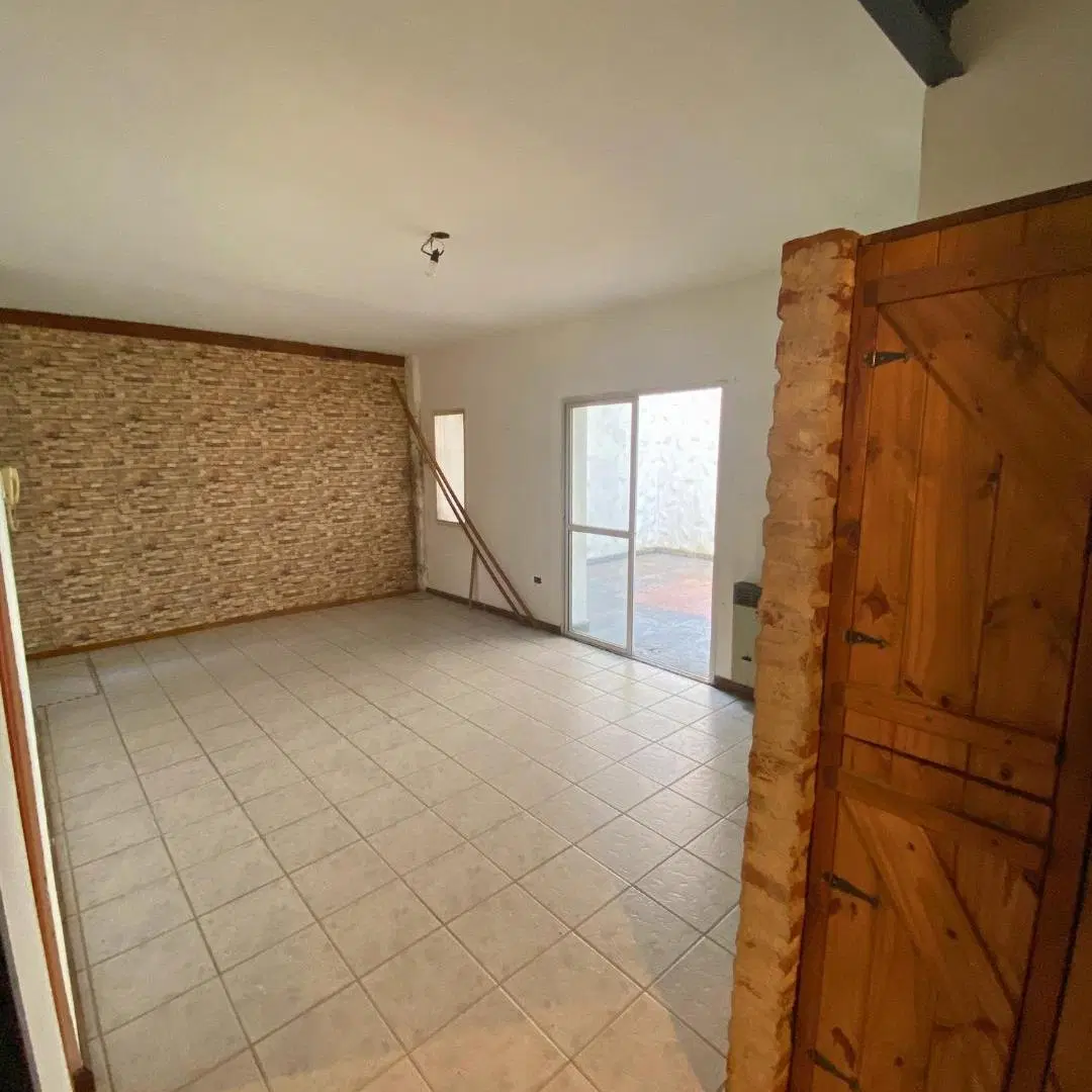PH en venta en Villa Luro · 5 ambientes, 4 dormitorios · patio y terraza · 2 plantas 5