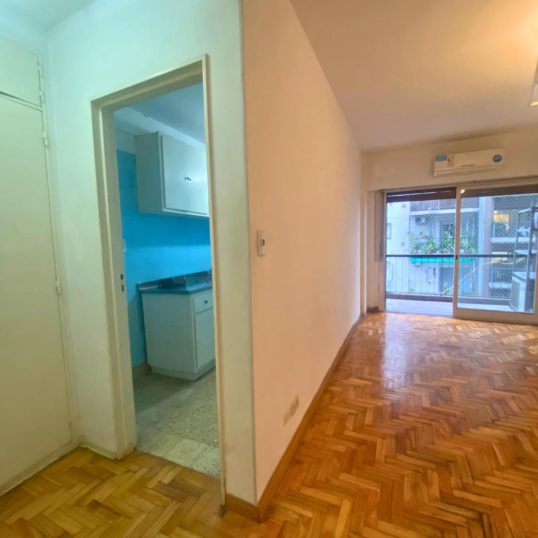 Foto de 2 ambientes con balcón en Almagro, límite Caballito · piso alto al, imagen 4