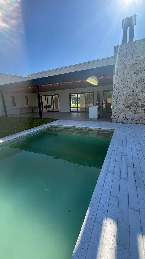 CASA EN VENTA TERRAVISTA 3 DORMS ESCRITORIO FINANCIA ESTRENA 3