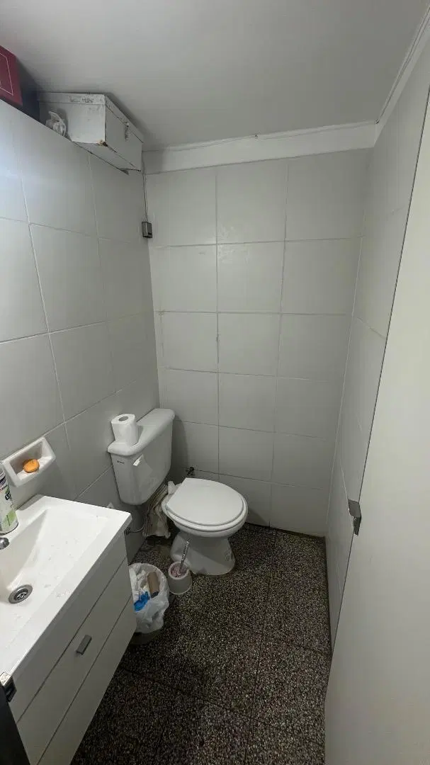 VENTA LOCAL EN LINIERS EN PLENO FOCO COMERCIAL 4