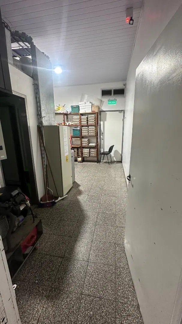VENTA LOCAL EN LINIERS EN PLENO FOCO COMERCIAL 2