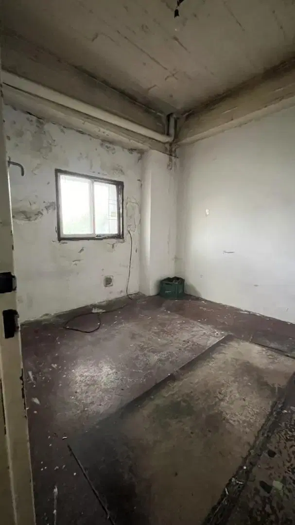 LOCAL COMERCIAL EN LINIERS CON VIVIENDA Y DEPOSITO 2