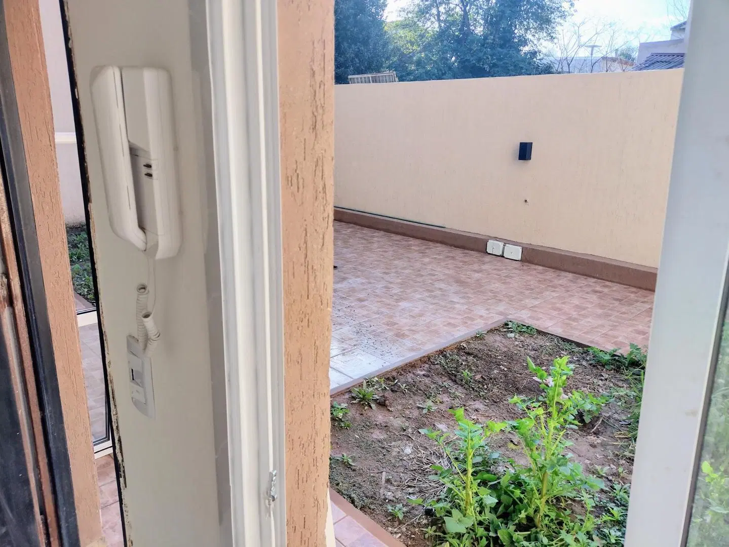 VENTA MONOAMBIENTE EN CASTELAR CON RENTA EN PB 2