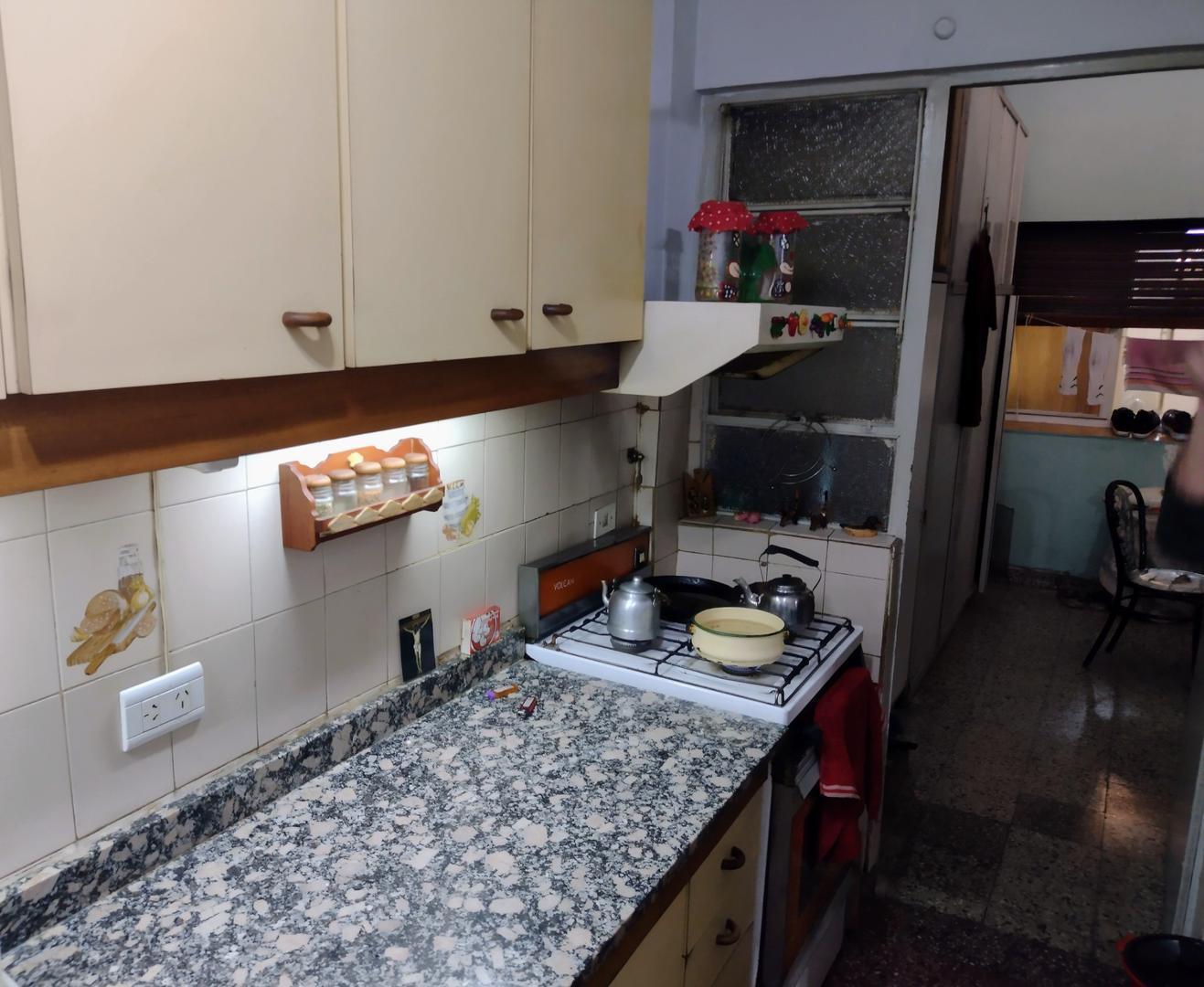 Foto de VENTA DEPTO 2 AMB EN LINIERS EXCELENTE UBICACIÓN, imagen 4