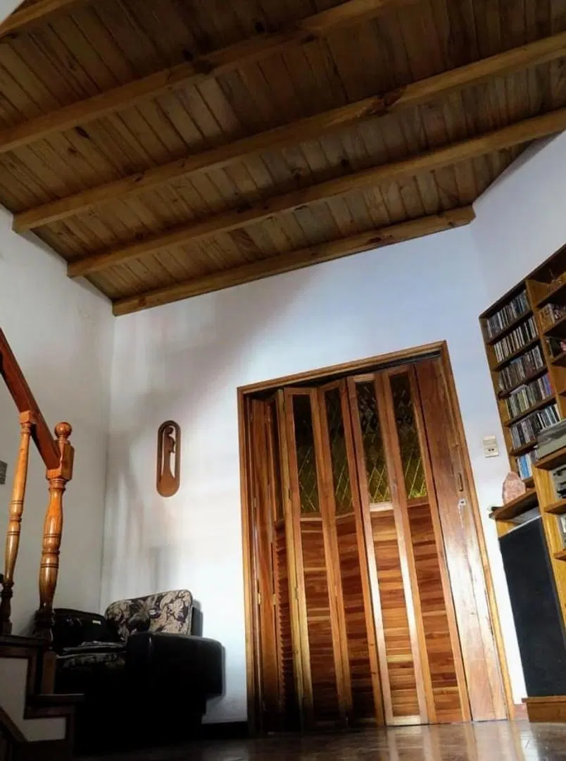 VENTA CASA  4 AMBS DEPTO COCHERA PATIO TERRAZA LOMAS MIRADOR 2