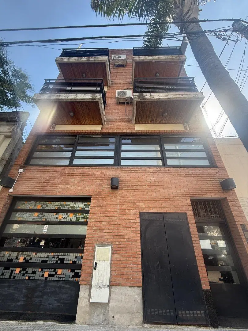 DEPTO PISO UNICO 4 AMB EN MATADEROS C/ GARAGE P/VARIOS AUTOS 4