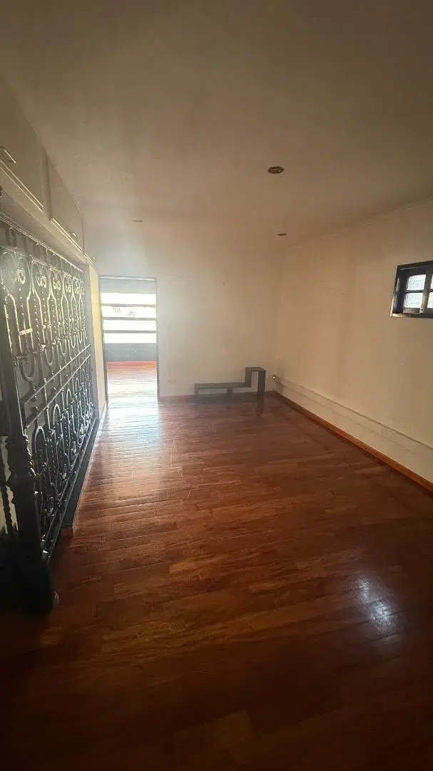 DEPTO PISO UNICO 4 AMB EN MATADEROS C/ GARAGE P/VARIOS AUTOS 3