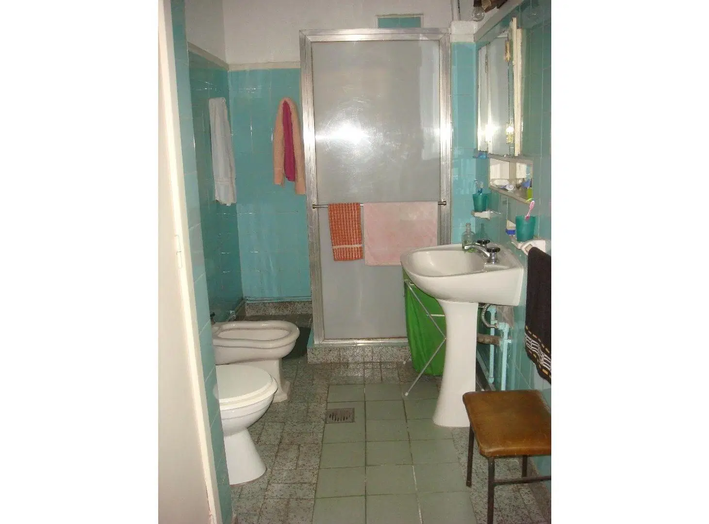 CASA 2 DORMS, PATIO, COCHERA EN LINIERS + 2 DEPTOS P.A. 8