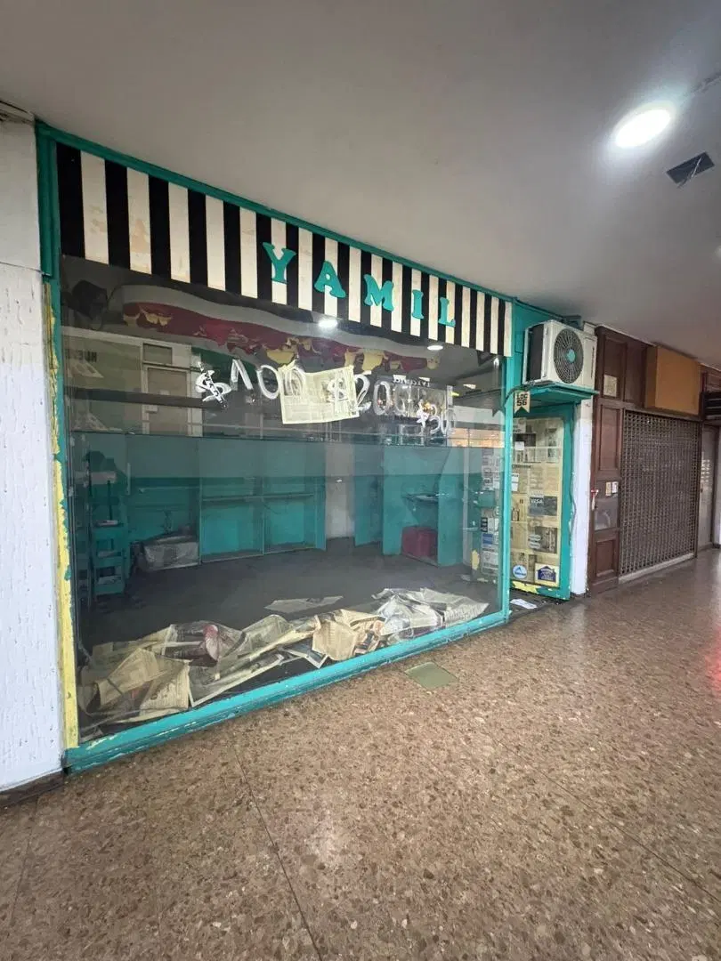 LOCAL EN GALERÍA LINIERS AMPLIO SOTANO DEPÓSITO 2