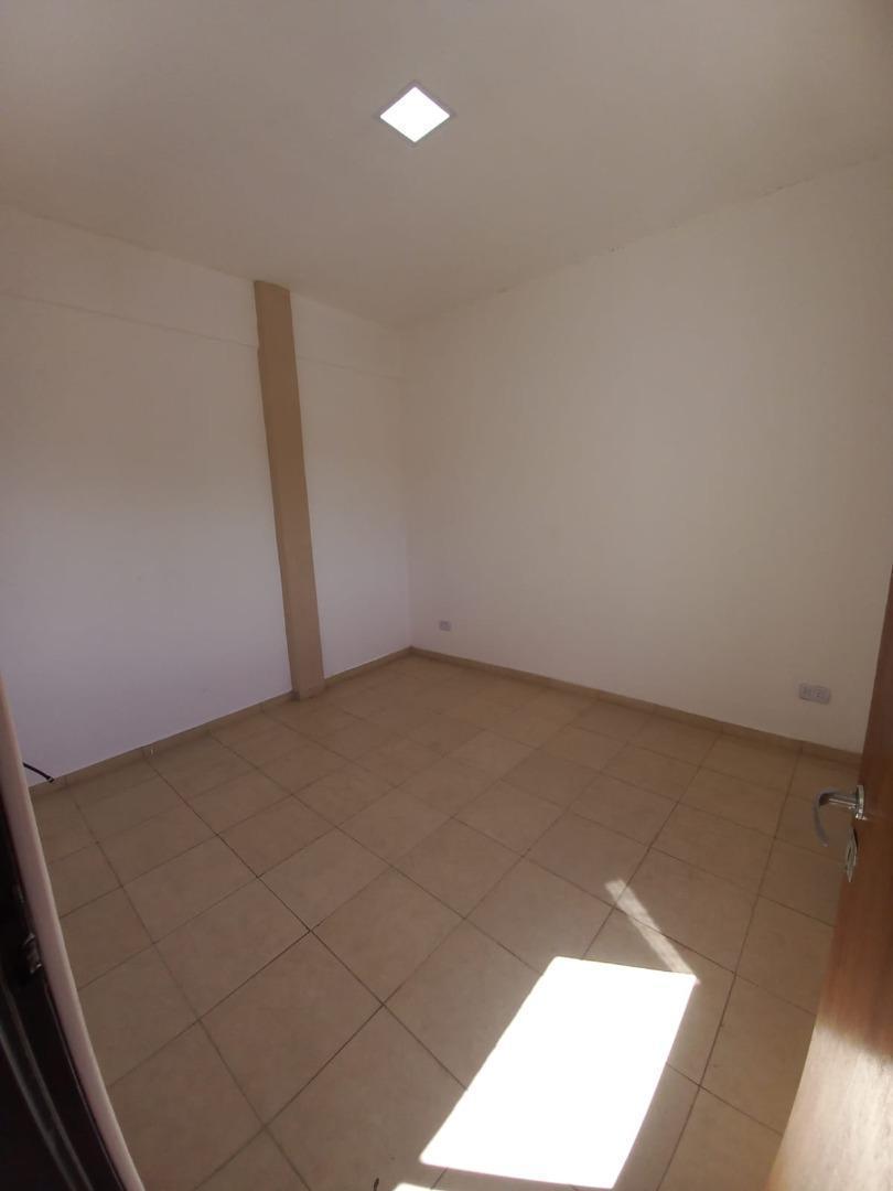 VENTA DUPLEX 3 AMB COCHERA PATIO EN CASTELAR RESIDENCIAL