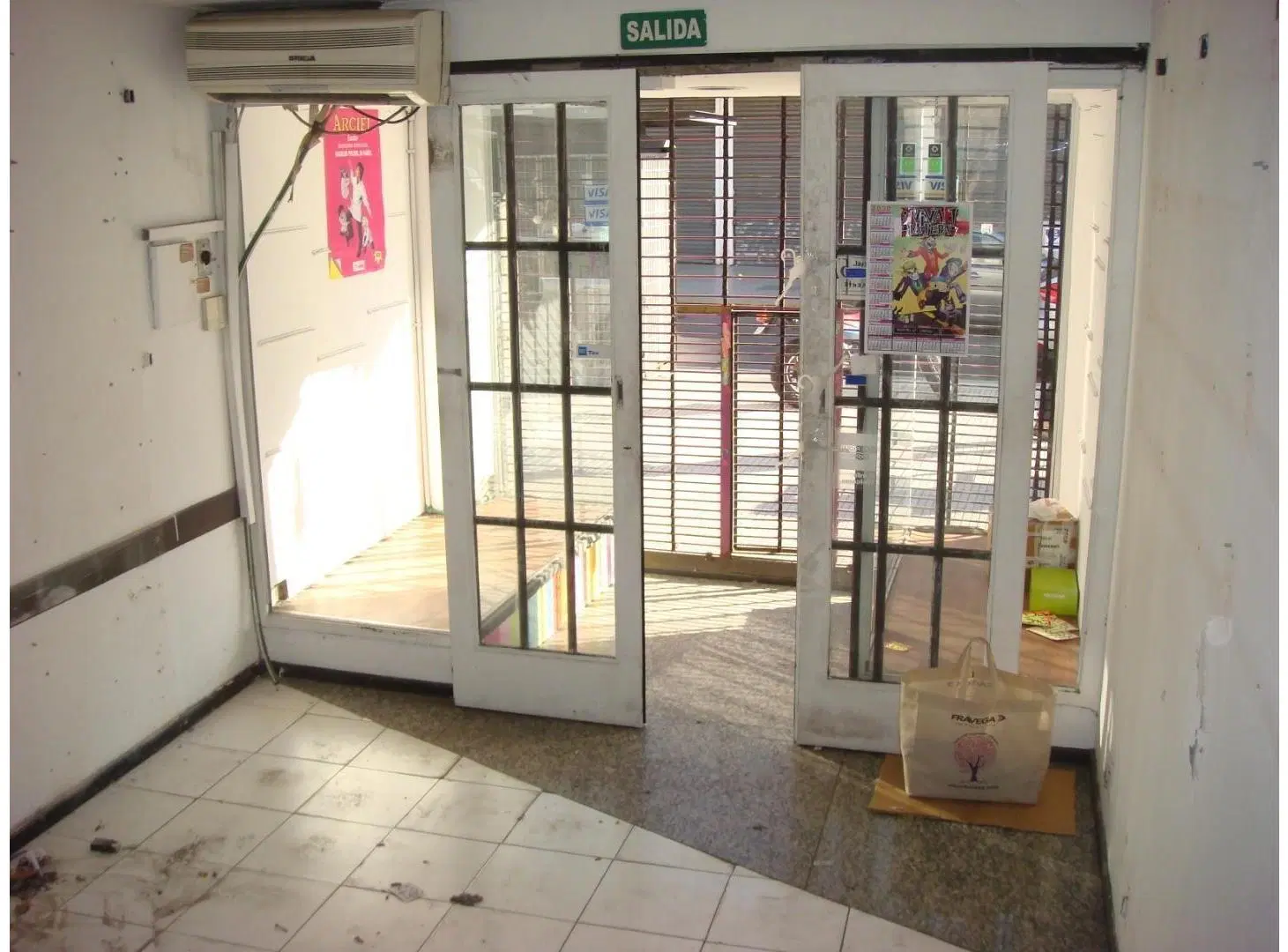 LOCAL EN ALQUILER LINIERS A METROS DE AV RIVADAVIA 5