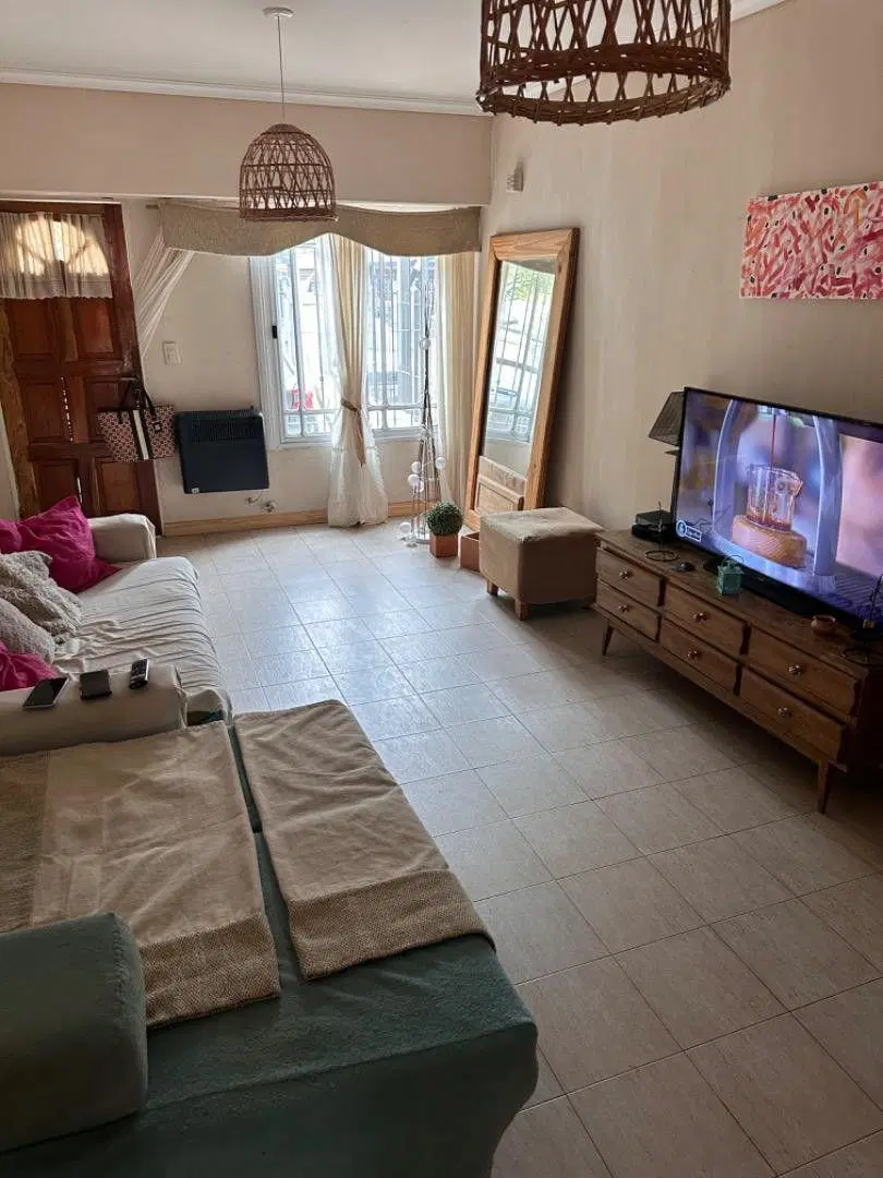 TRIPLEX 3 DORMS EN RAMOS MEJIA CON COCHERA Y PATIO 3