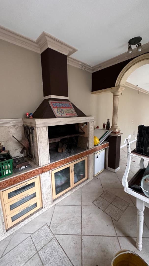 Foto de CASA 7 AMB CON PILETA EN VILLA LUZURIAGA - ESTILO FRANCÉS, imagen 5