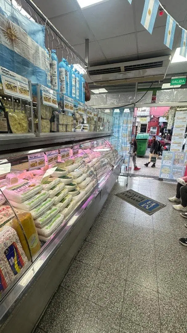 VENTA LOCAL EN LINIERS EN PLENO FOCO COMERCIAL 8