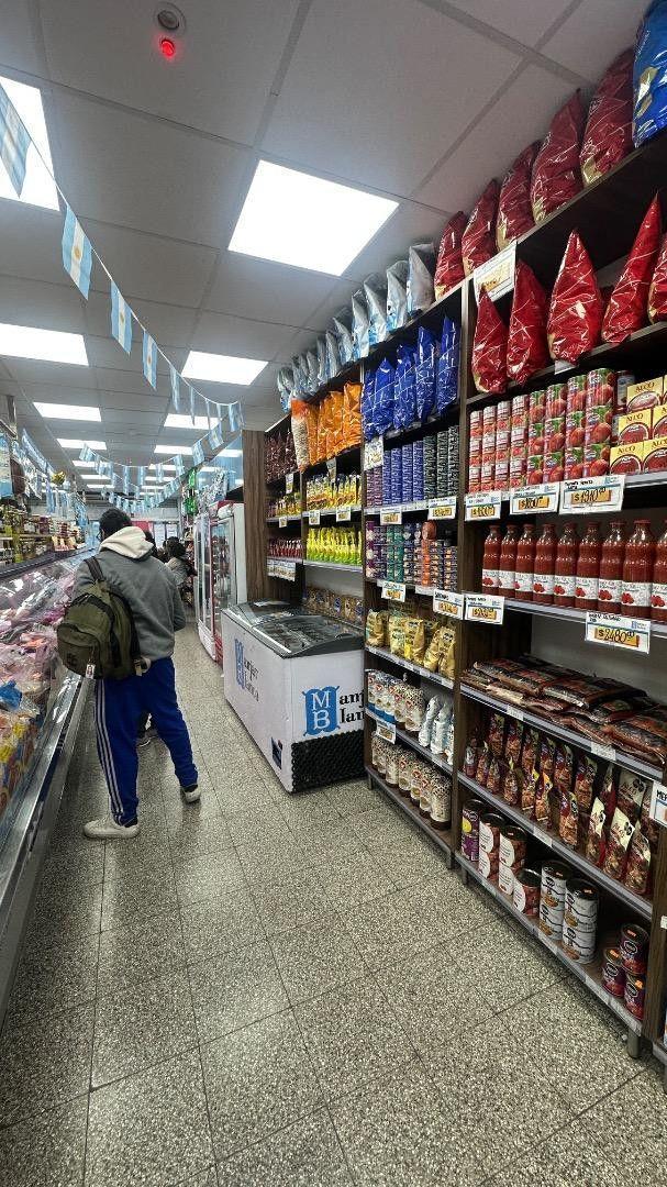 Foto de VENTA LOCAL EN LINIERS EN PLENO FOCO COMERCIAL, imagen 3