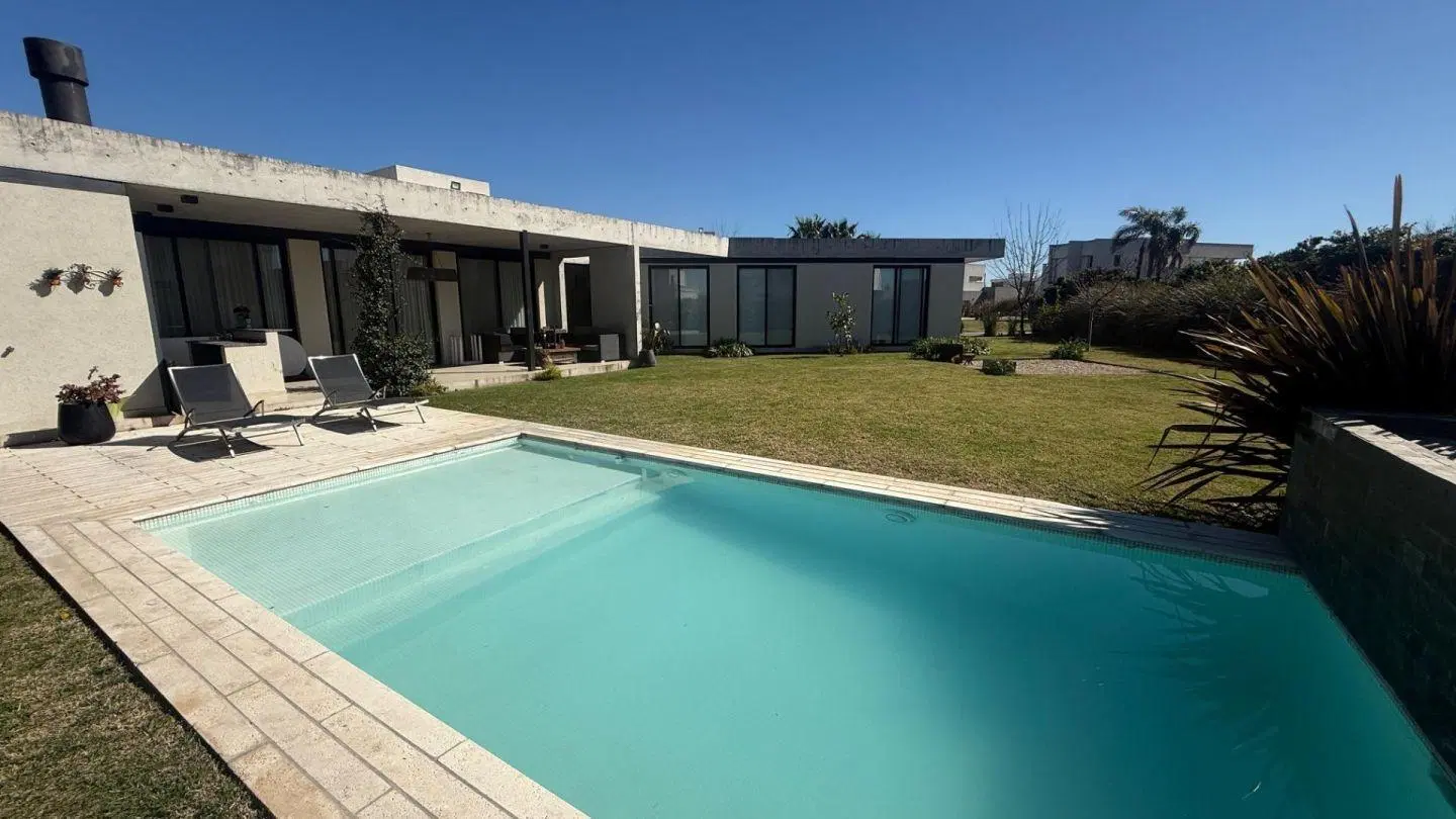 CASA 4 DORMS EN TERRAVISTA - LOTE CENTRAL PERMUTA FINANCIA 3