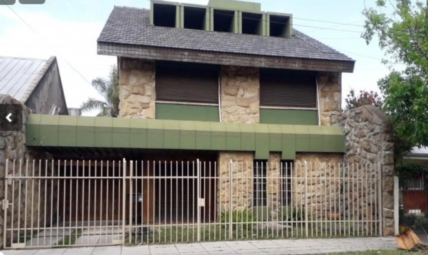 CASA 7 AMB EN CASTELAR NORTE LOTE 355m2 3 COCHERAS PARQUE 8