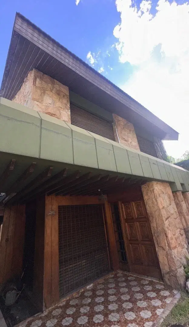 CASA 7 AMB EN CASTELAR NORTE LOTE 355m2 3 COCHERAS PARQUE 1
