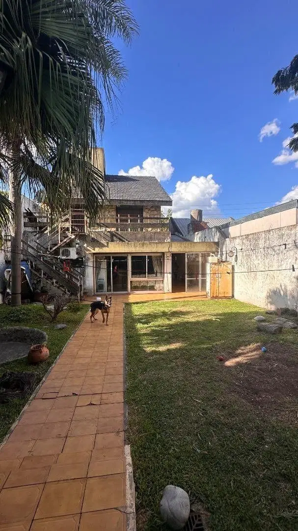 CASA 7 AMB EN CASTELAR NORTE LOTE 355m2 3 COCHERAS PARQUE 3