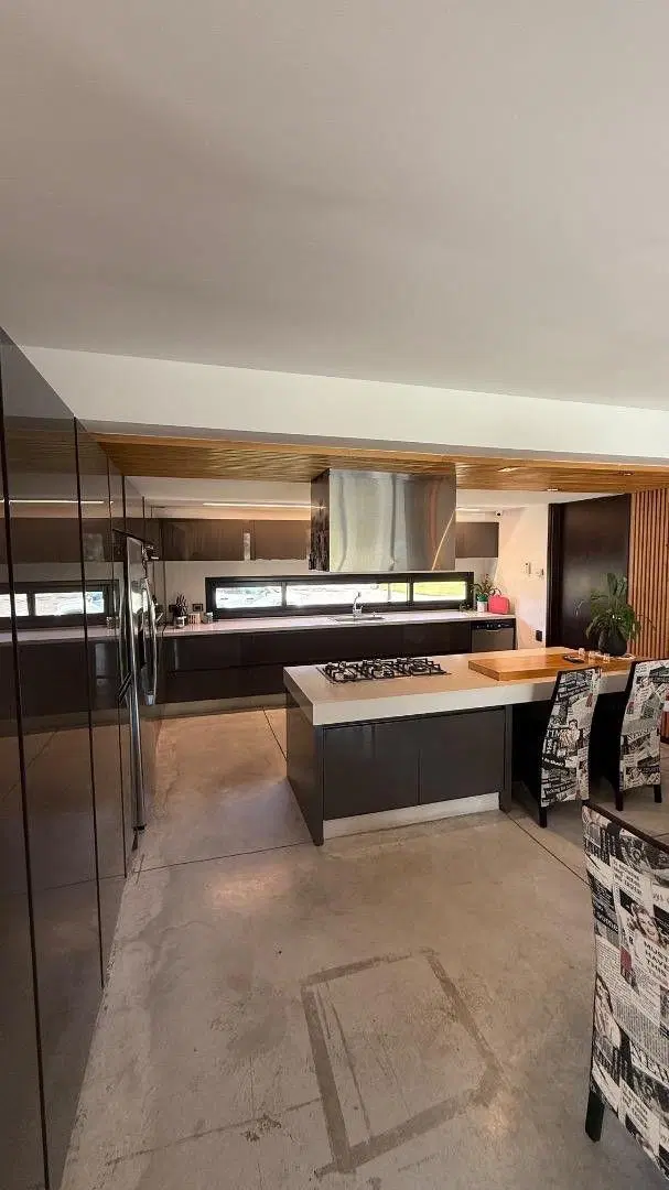 CASA EN VENTA TERRAVISTA 4 DORMS SUPER MODERNA 2 PILETAS PLAYROOM VISTA LAGUNA 5