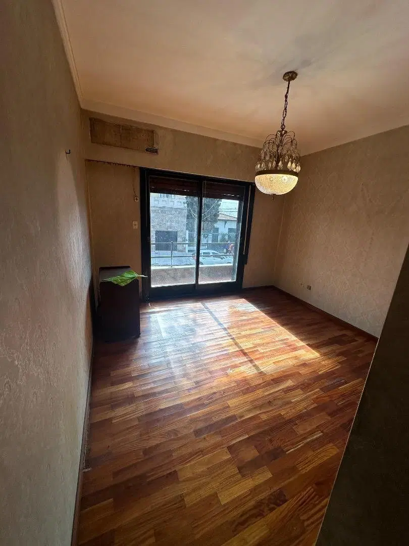CASA EN VENTA LINIERS 5 AMB CON FONDO VERDE Y QUINCHO 1