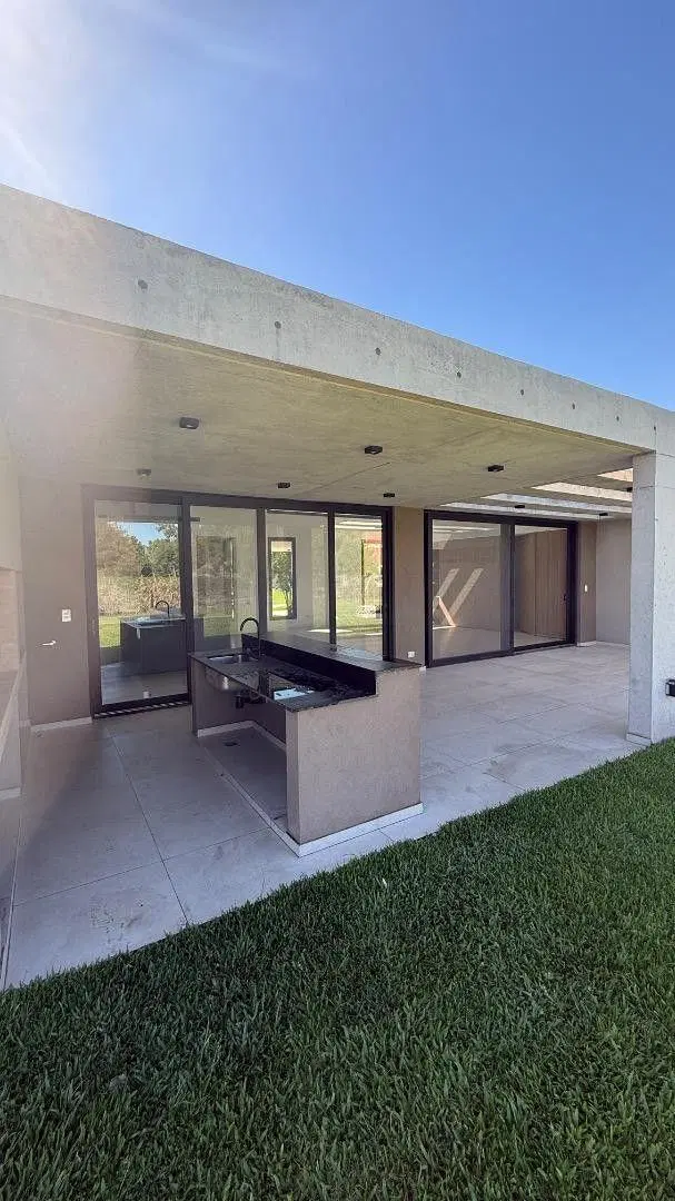 CASA EN VENTA TERRAVISTA 5 AMB FINANCIA ESTRENA 3