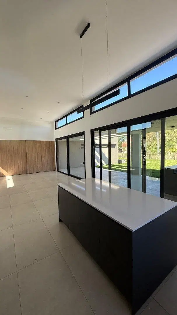 CASA EN VENTA TERRAVISTA 5 AMB FINANCIA ESTRENA 4