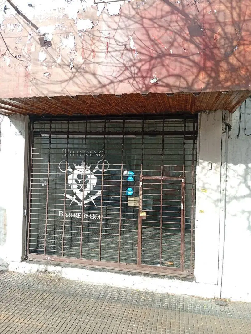 ALQUILER LOCAL EN LINIERS EN CENTRO COMERCIAL 4
