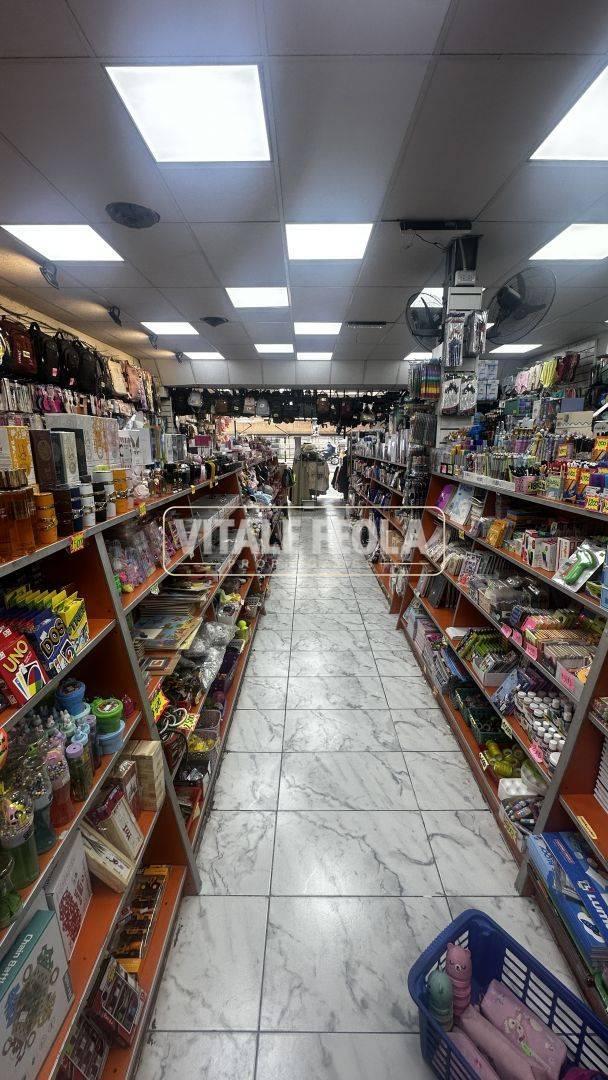 Foto de VENTA LOCAL LINIERS 461m2 2 PLANTAS EN LA MEJOR UBICACION COMERCIAL, imagen 1